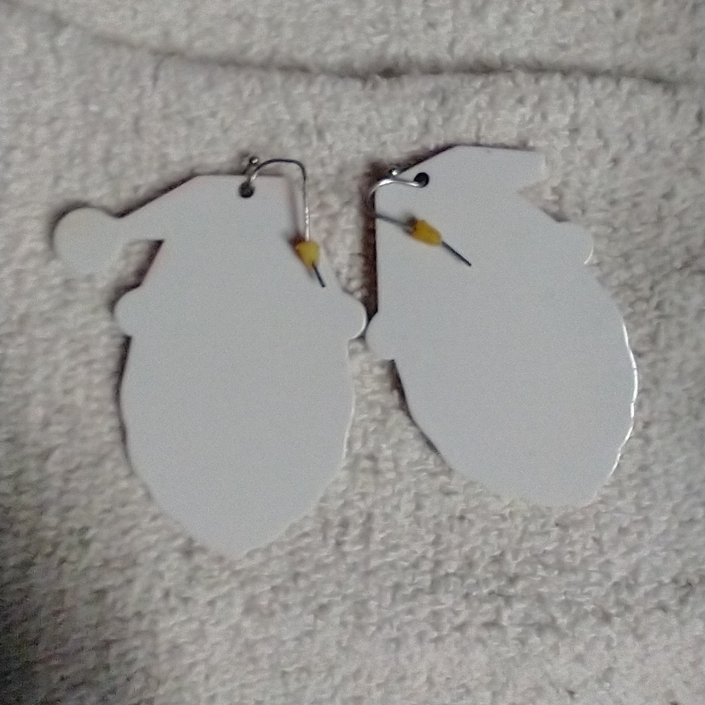 Large Santa clause Christmas 🎁 wire dangle earrings - Picture 2 of 3